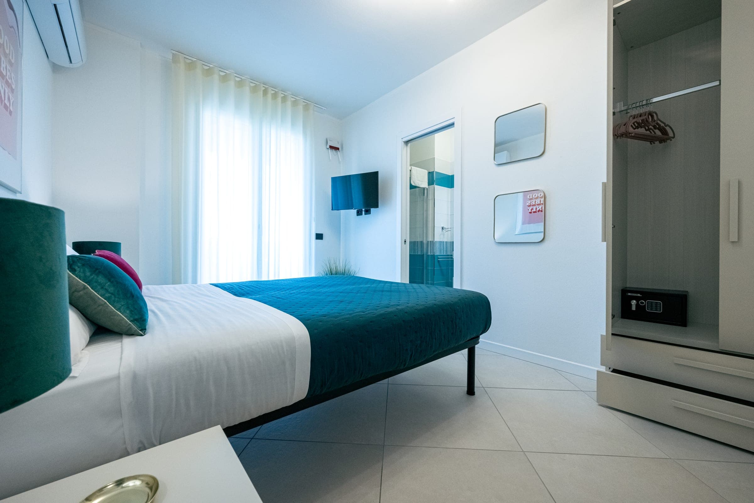 Double Room thumbnail 13