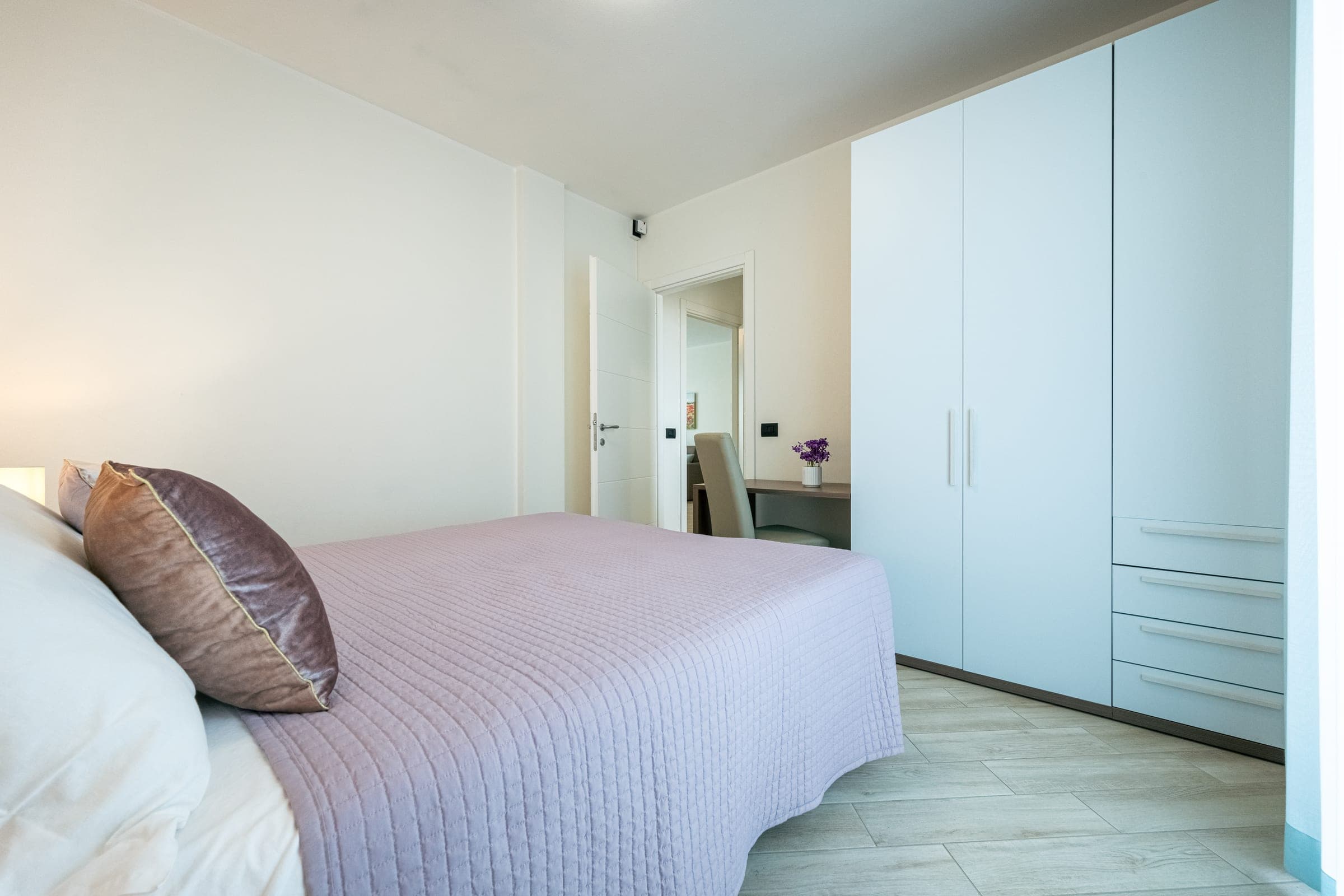 Sea View Three-Bedroom thumbnail 10