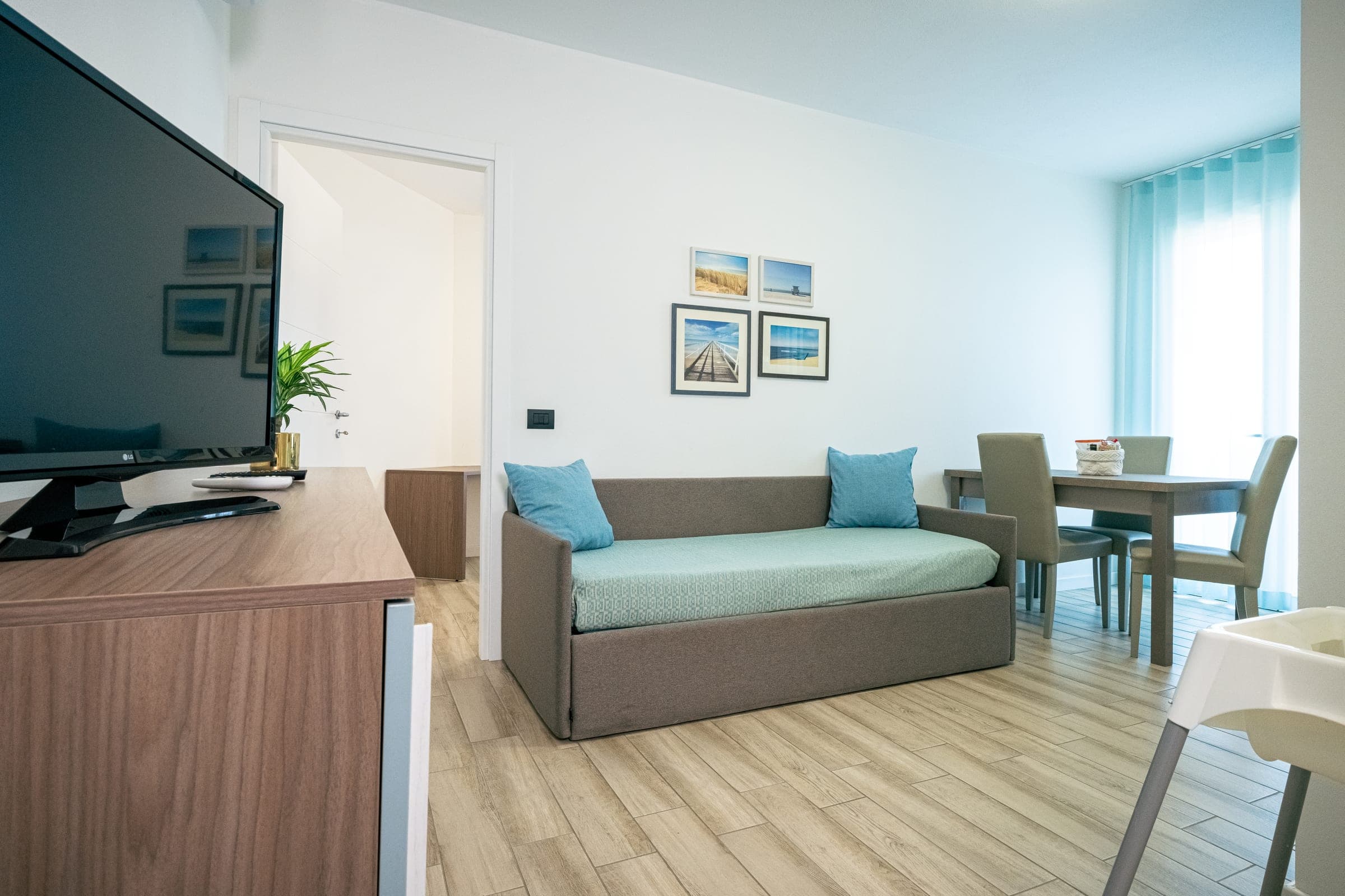 Standard Two-Bedroom thumbnail 5
