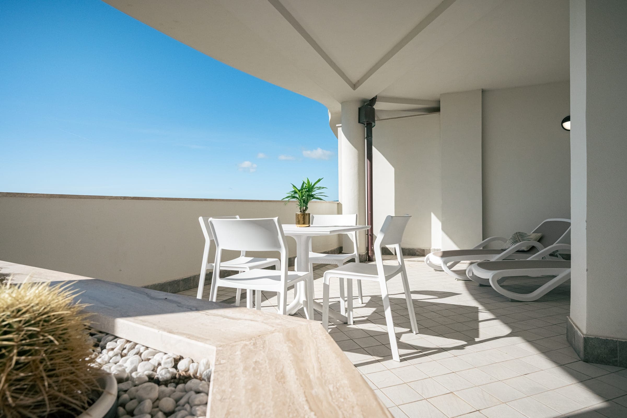 Sea View Two-Bedroom thumbnail 5