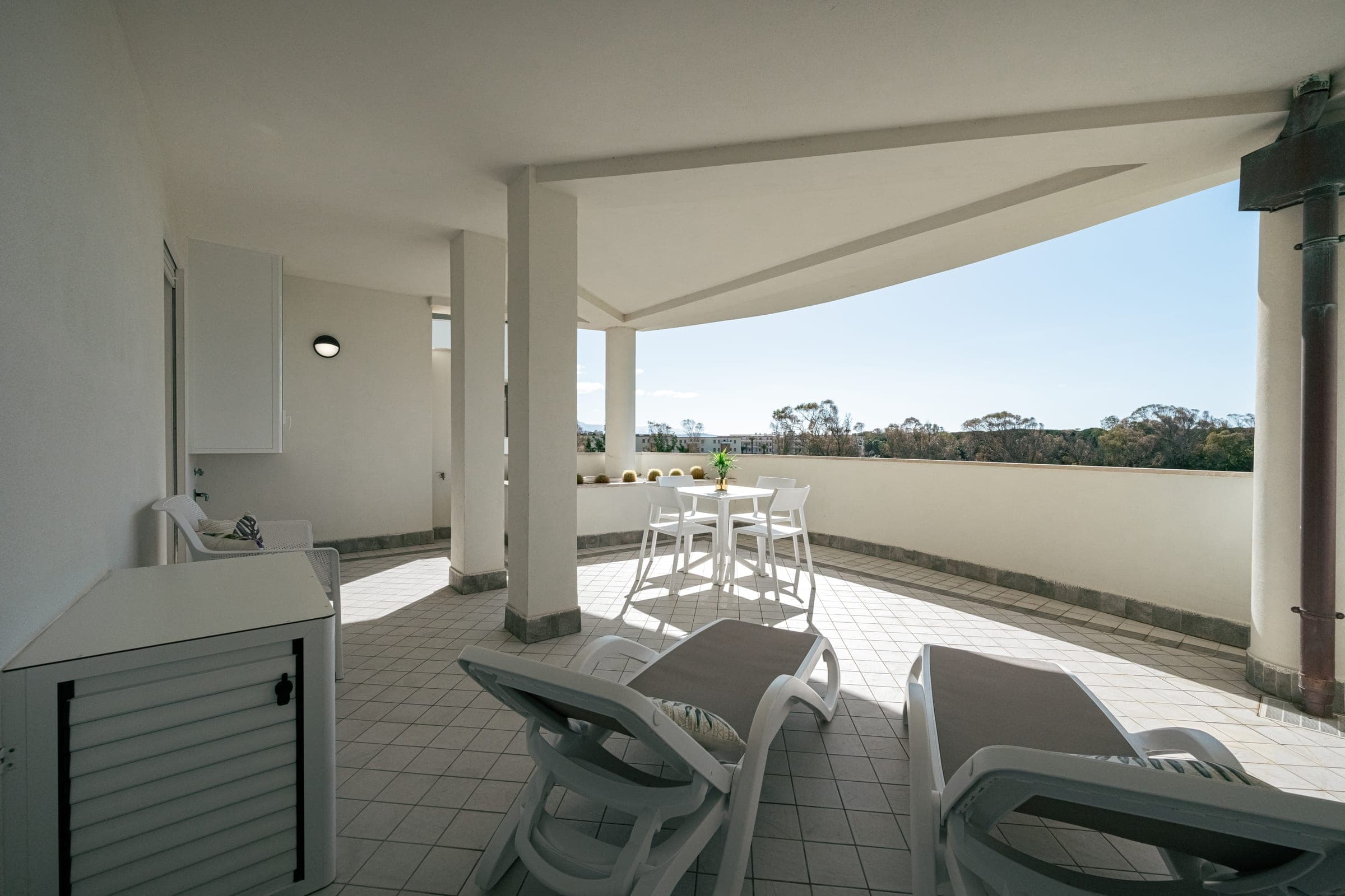 Sea View Two-Bedroom thumbnail 7