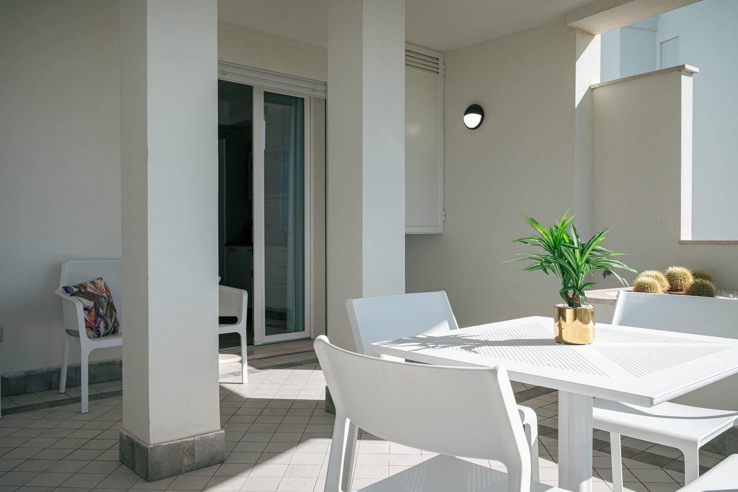 Sea View Two-Bedroom thumbnail 10
